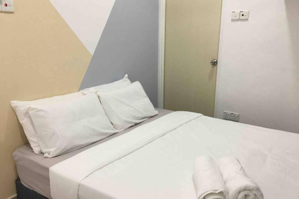 22Pax :Taman Pelangi Party House Nearby Midvelly Villa Johor Bahru Buitenkant foto