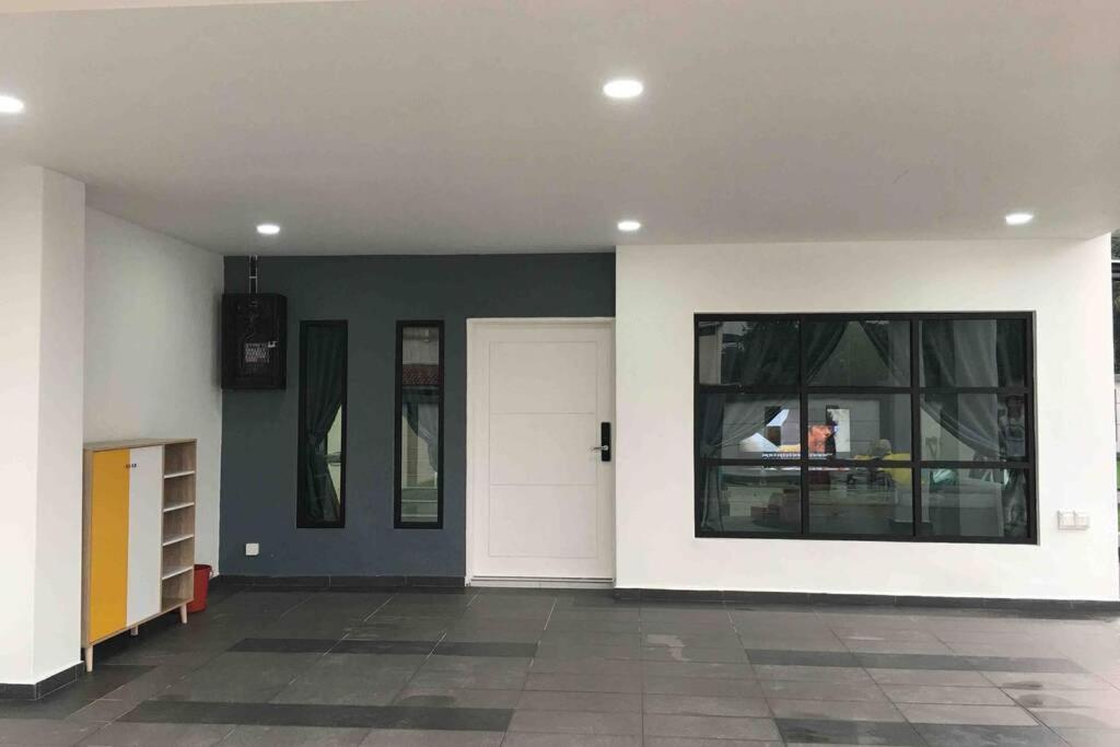 22Pax :Taman Pelangi Party House Nearby Midvelly Villa Johor Bahru Buitenkant foto