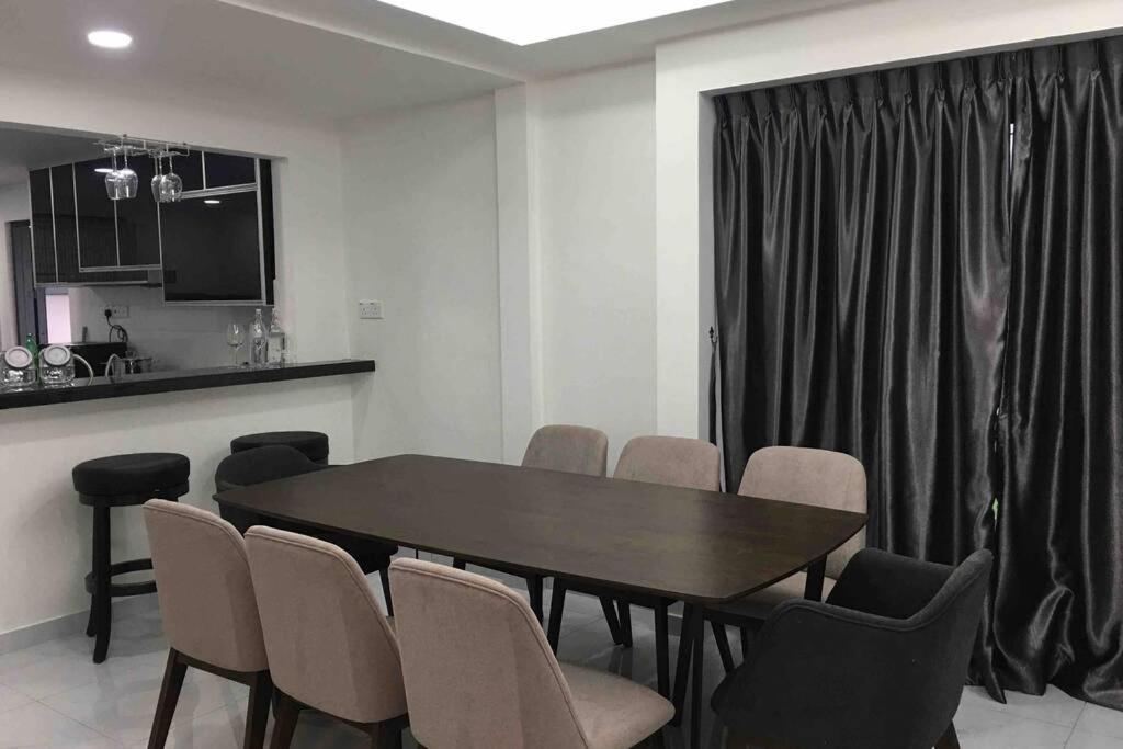 22Pax :Taman Pelangi Party House Nearby Midvelly Villa Johor Bahru Buitenkant foto