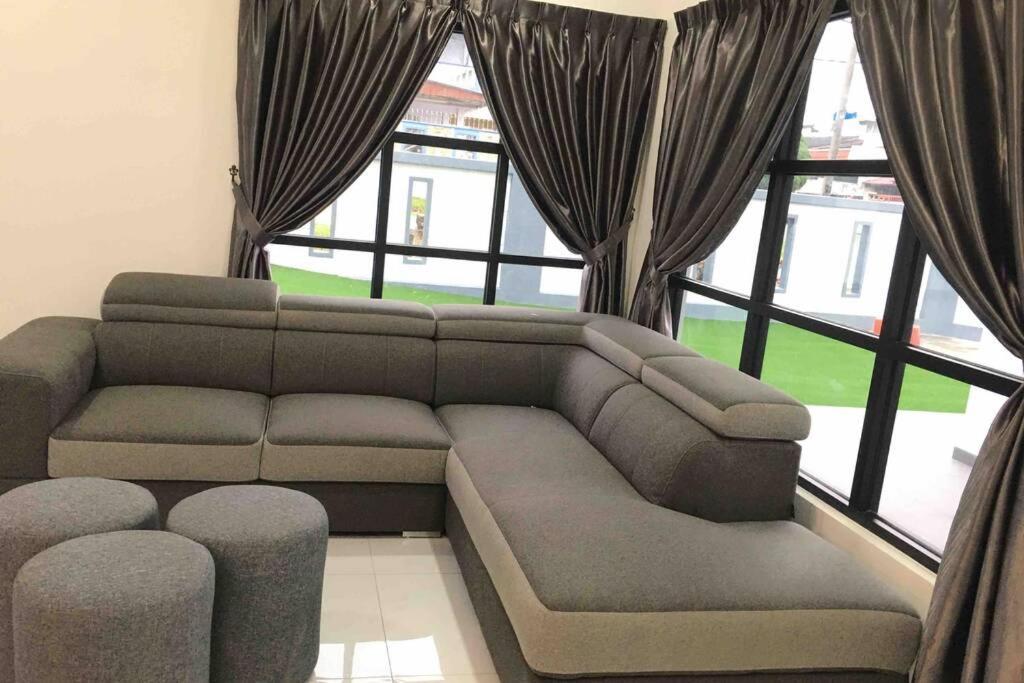 22Pax :Taman Pelangi Party House Nearby Midvelly Villa Johor Bahru Buitenkant foto