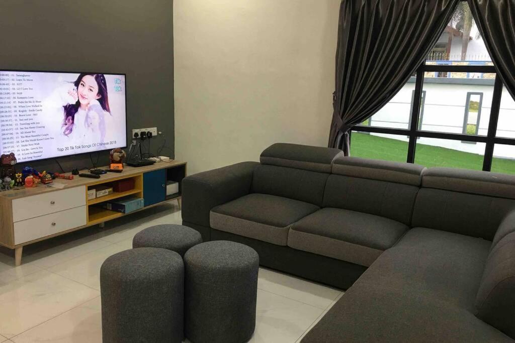 22Pax :Taman Pelangi Party House Nearby Midvelly Villa Johor Bahru Buitenkant foto